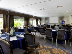 Area bisnis dan/atau ruang konferensi di Macdonald Berystede Hotel & Spa
