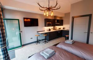 Kuchyň nebo kuchyňský kout v ubytování Kinloch Ainort Apartments