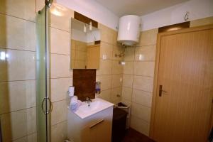 Kúpeľňa v ubytovaní Kala and Tina apartments + 22 fotografií