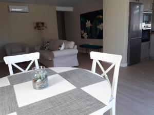 A kitchen or kitchenette at Casa La Palmera - Sólo Familias y Parejas