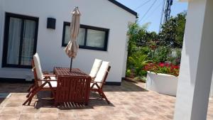 A patio or other outdoor area at Casa La Palmera - Sólo Familias y Parejas