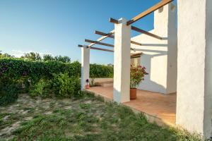 Vonkajšia záhrada v ubytovaní Casa de campo mediterránea en Alicante