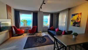 Posezení v ubytování Letstay Panorama Suites