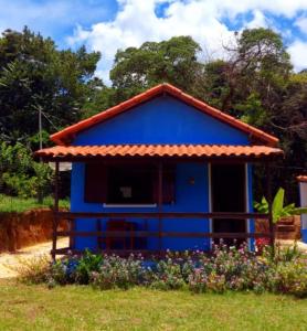 Zahrada ubytování Chalé Anjo Gabriel I em São Tomé das letras.