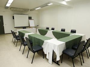 Área de negócios e/ou sala de conferências em Cheverny Apart Hotel
