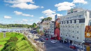 Nespecifikovaný výhled na destinaci Dalat nebo výhled na město při pohledu z hotelu