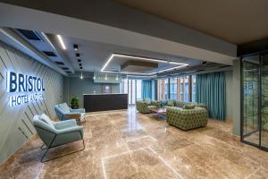 Χώρος καθιστικού στο Bristol Hotel and Spa Bakuriani