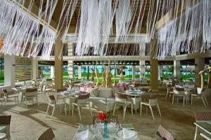 Restaurace v ubytování Breathless Punta Cana Resort & Spa - Adults Only - All Inclusive