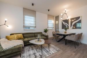 Posezení v ubytování Green Sky Luxury Penthouse Apartment