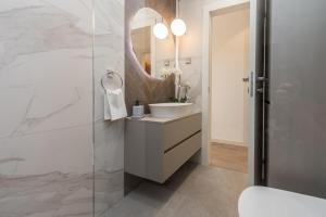 Koupelna v ubytování Green Sky Luxury Penthouse Apartment