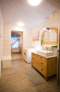 Ένα μπάνιο στο Ferienwohnung zur Mühle +79 φωτογραφίες