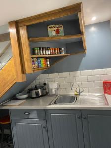 Kuchyň nebo kuchyňský kout v ubytování Foxgloves self catering