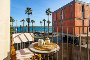 Balkoni atau teres di Kronos on the beach Suite 2
