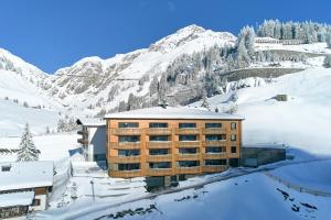 1400 FlexenLodge during the winter