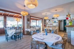 Restaurace v ubytování Pierre & Vacances Aparthotel La Tulipa