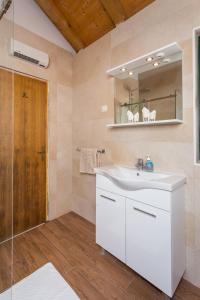 Kúpeľňa v ubytovaní Apartments Villa Mirjana