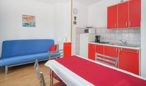 Kuchyňa alebo kuchynka v ubytovaní Apartment and Room Stefanija