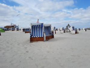 Pláž u apartmánu + 6 fotografií