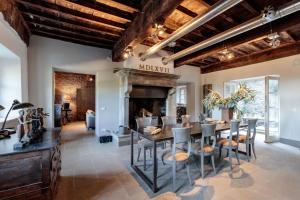 Imagen de la galería de Palazzo Giusti, Understated Luxury with a Welcoming Ambience on the Hills of Lucca, en Pescaglia