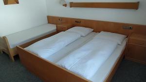 Posteľ alebo postele v izbe v ubytovaní Aue, Ferienwohnung