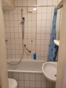 Ванная комната в Ferienwohnung Linden
