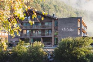 Nespecifikovaný výhled na hory nebo výhled na hory při pohledu z hotelu