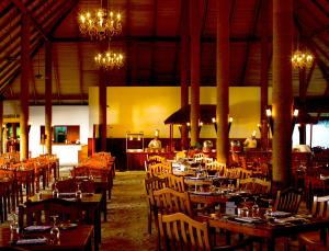 Restaurace v ubytování Medhufushi Island Resort