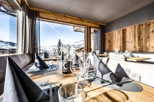 Posezení v ubytování ALMMONTE SENSUM SUITES Boutique Hotel