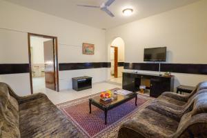 TV a/nebo společenská místnost v ubytování Hotel Summersands Al Wadi Al kabir