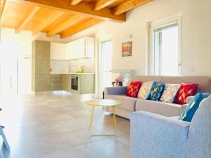 A seating area at Stepandgo Milano Navigli