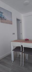 Stolný tenis v ubytovaní Apartamento SUERTE con vistas a la playa San Antonio de Cullera alebo v jeho okolí + 29 fotografií