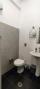 A bathroom at Hospedaria Studio 373 - Vila Mariana - Valores Acessíveis