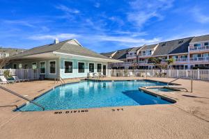 Gallery image of Emerald Isle Condo with Indoor Pool and Beach Access! in Emerald Isle