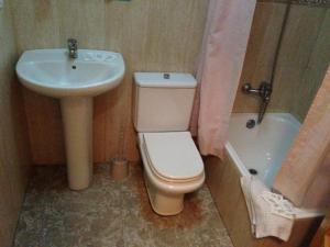 Koupelna v ubytování Hostal Delfin Verde