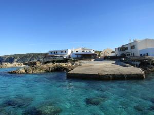 Foto dalla galleria di VIVIENDAS TURISTICAS CAN MARIANO BARBER - ES CALÓ - FORMENTERA a Es Caló de Sant Agustí