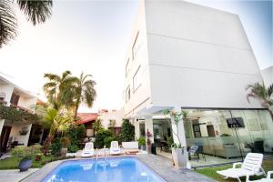 Bazén v ubytování Hotel Sirari By Regina nebo v jeho okolí