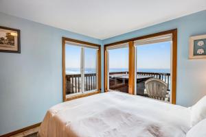 Gallery image of Blue Sea Oceanfront Cottage in Oceanside