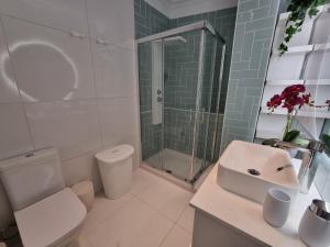 A bathroom at Los Gigantes apartamento de 3 habitaciones