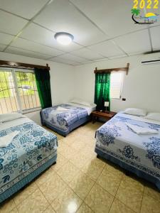 Gallery image of Sun Breeze Hotel in El Remate