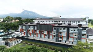 山景或從青年旅館拍的山景