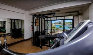 Fitness centrum a/nebo fitness zařízení v ubytování CityBlue Creekside Hotel & Suites