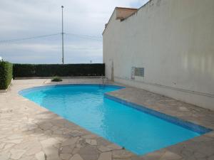 The swimming pool at or close to Appartement Menton, 3 pièces, 5 personnes - FR-1-196-184