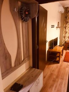 A bed or beds in a room at Ski Zone at Gondola, Perfect One Bdrm, Fast WiFi, Netflix, Quiet, Warm