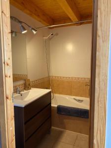 Koupelna v ubytování Acogedora Buardilla duplex 6 pax