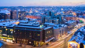 Uma visão geral de Vilnius ou uma vista da cidade tirada do hotel