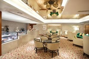 Гостиная зона в Holiday Inn Dhaka City Centre by IHG