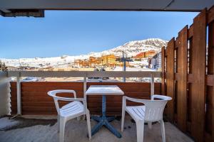 O vedere generală la munți sau o vedere la munte luată de la acest apartament