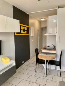 Photo de la galerie de l'établissement Cosy Studio, à Balaruc-les-Bains