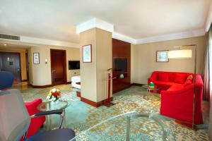 Гостиная зона в Holiday Inn Dhaka City Centre by IHG