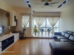 Kuchyň nebo kuchyňský kout v ubytování Sekinchan Paddy via Seaview Home 高楼 看海 稻田 民宿